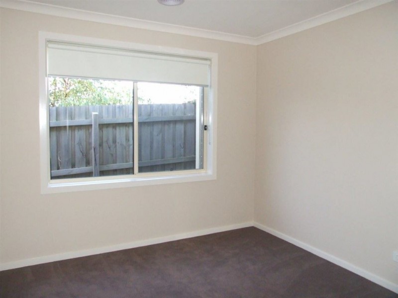 1/13 Diston Court, Pakenham VIC 3810