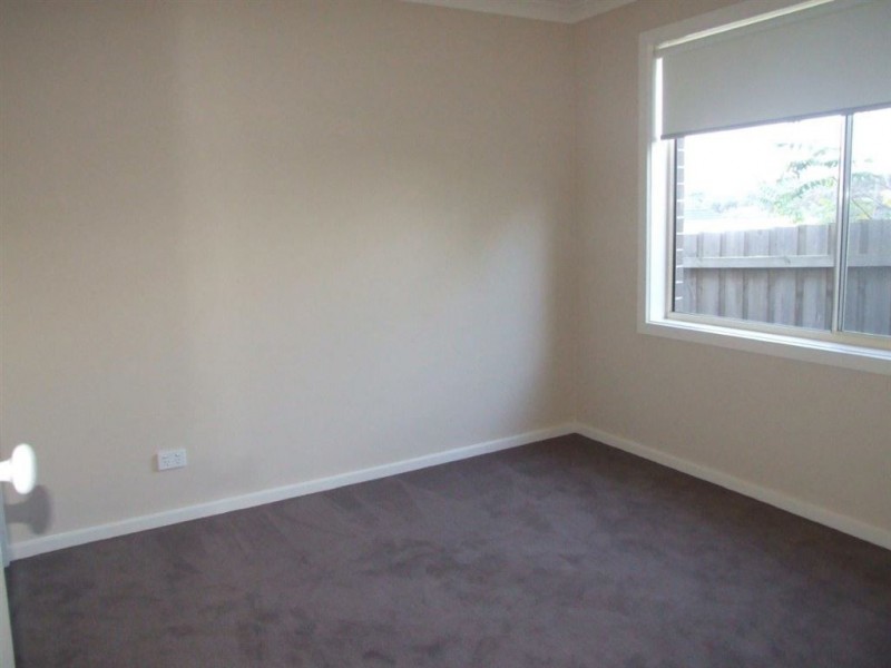 1/13 Diston Court, Pakenham VIC 3810