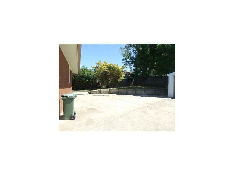 36 Princes Hwy, Pakenham VIC 3810