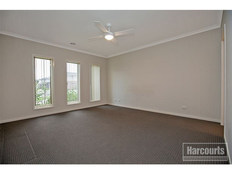 15 Golden Green Street, Pakenham VIC 3810