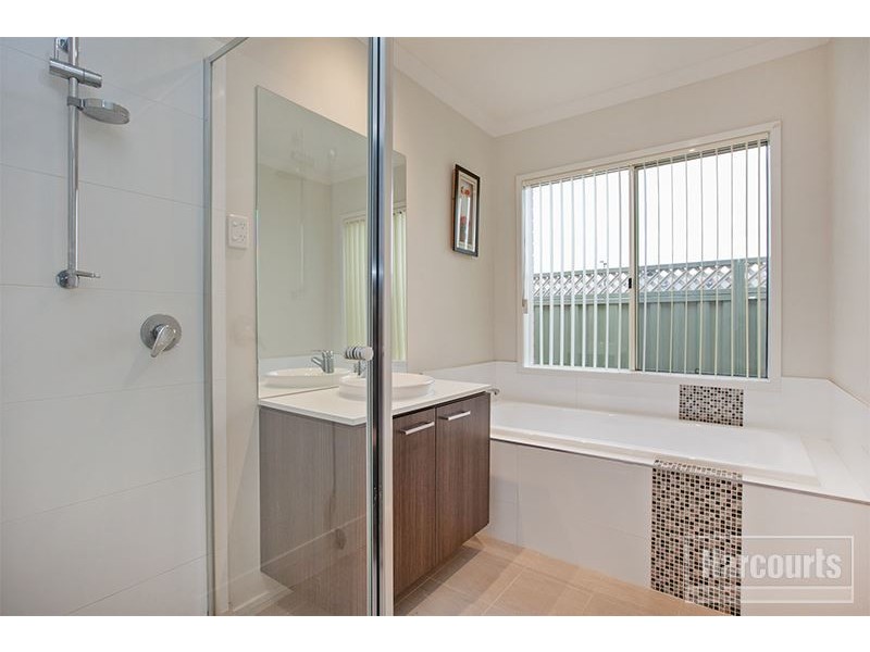 15 Golden Green Street, Pakenham VIC 3810