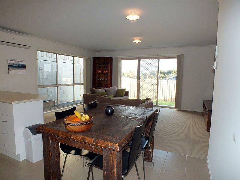 9/8 McClenaghan Place, Pakenham VIC 3810