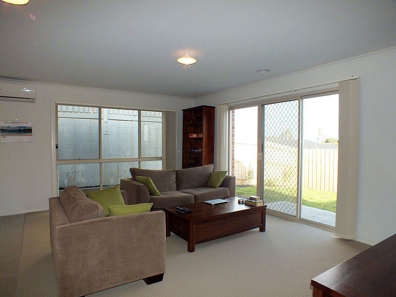 9/8 McClenaghan Place, Pakenham VIC 3810