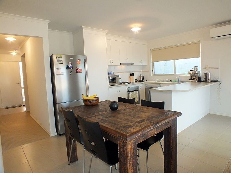 9/8 McClenaghan Place, Pakenham VIC 3810
