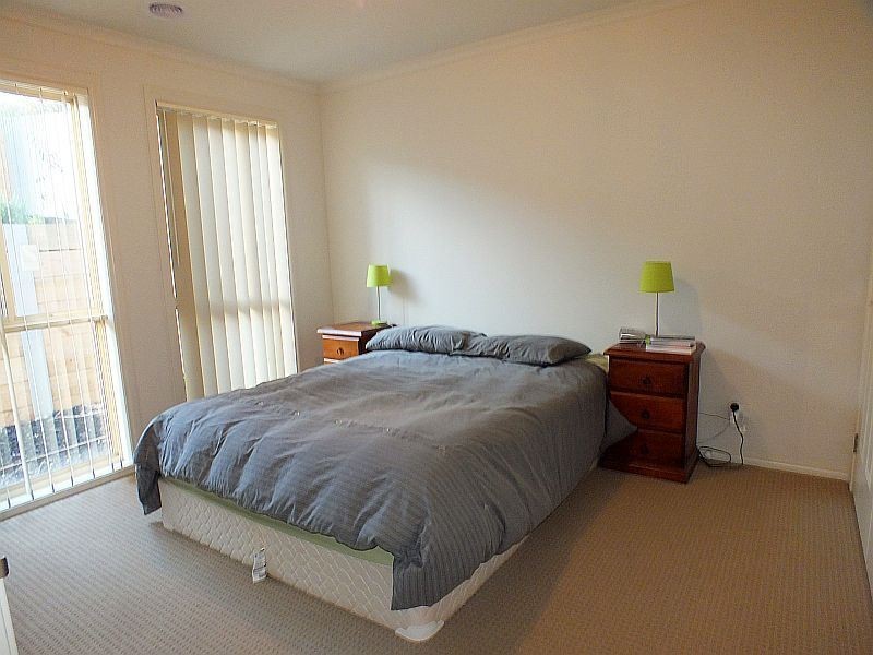 9/8 McClenaghan Place, Pakenham VIC 3810