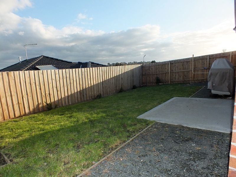 9/8 McClenaghan Place, Pakenham VIC 3810