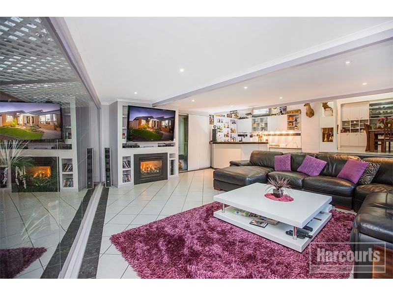 14 Lupin Court, Cranbourne North VIC 3977