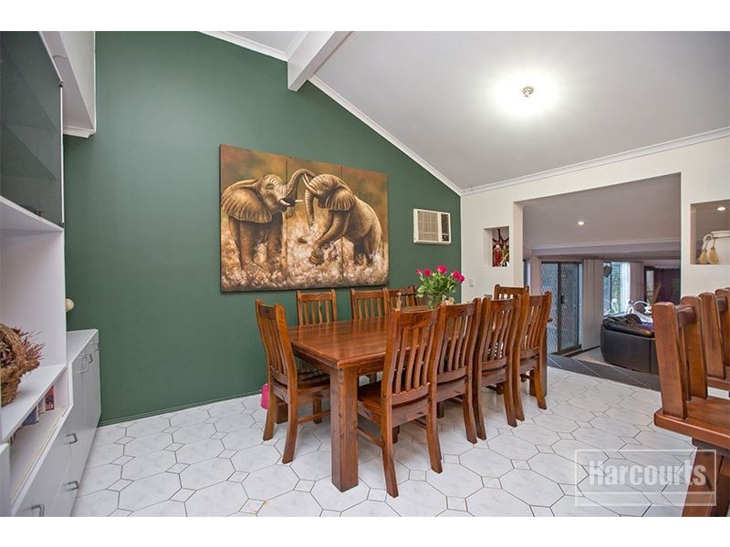 14 Lupin Court, Cranbourne North VIC 3977