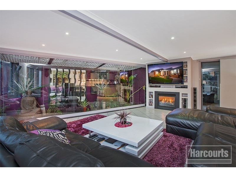 14 Lupin Court, Cranbourne North VIC 3977