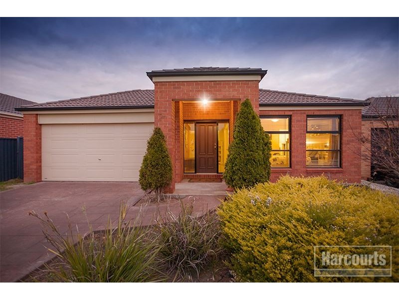 30 Scarlet Crescent, Pakenham VIC 3810