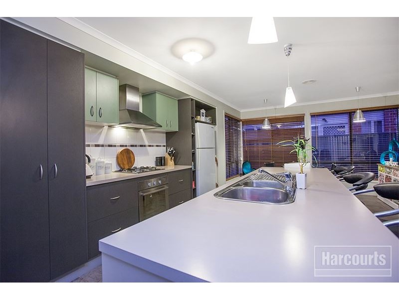 30 Scarlet Crescent, Pakenham VIC 3810