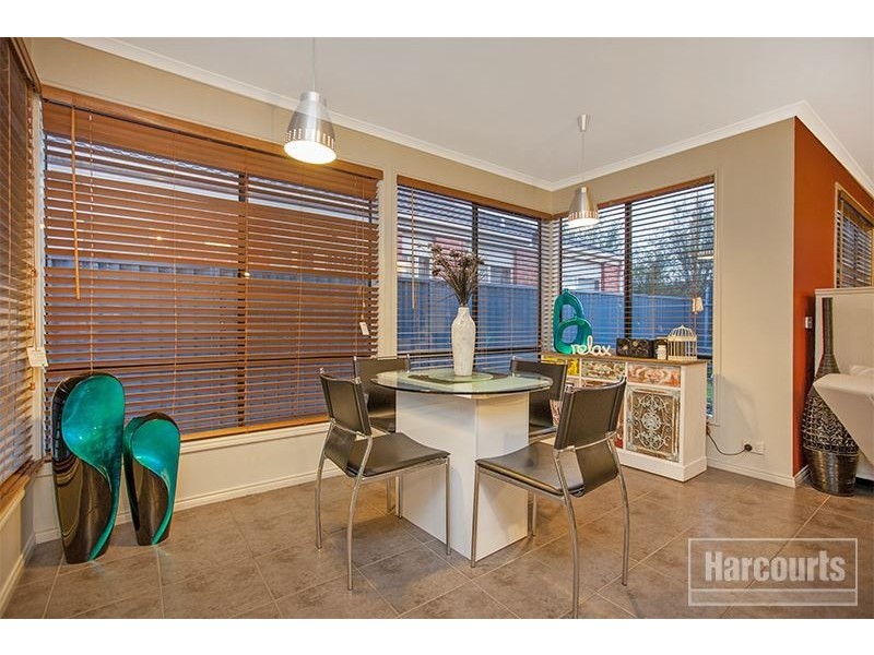 30 Scarlet Crescent, Pakenham VIC 3810