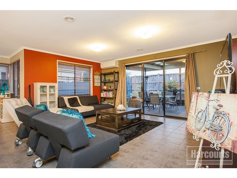 30 Scarlet Crescent, Pakenham VIC 3810