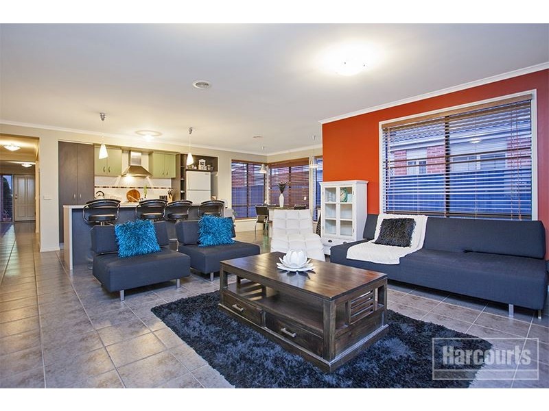 30 Scarlet Crescent, Pakenham VIC 3810