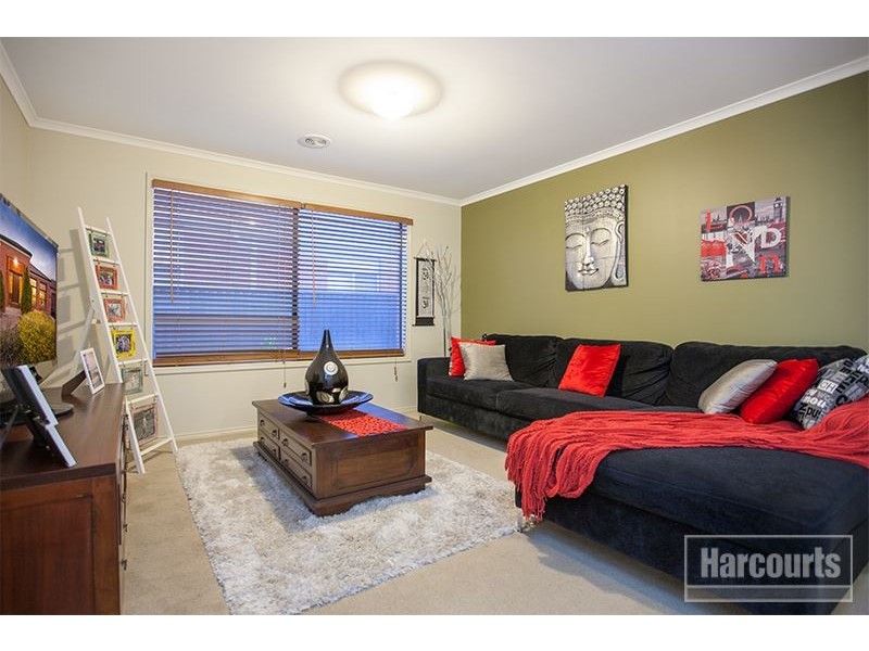 30 Scarlet Crescent, Pakenham VIC 3810