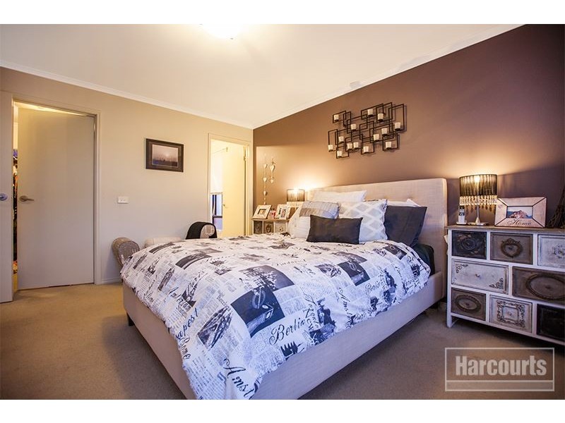 30 Scarlet Crescent, Pakenham VIC 3810