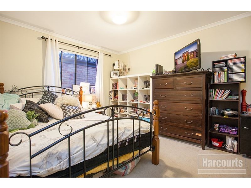 30 Scarlet Crescent, Pakenham VIC 3810