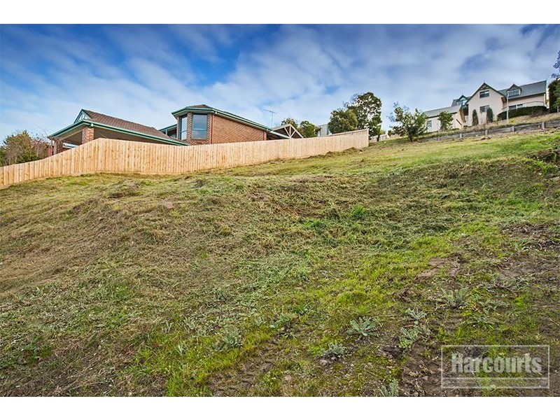 17 Fleming Terrace, Pakenham VIC 3810