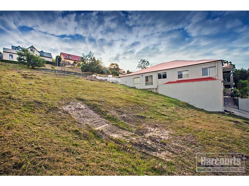 17 Fleming Terrace, Pakenham VIC 3810