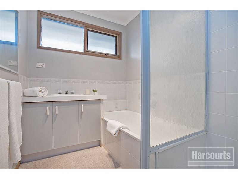 11 Matthews Court, Pakenham VIC 3810