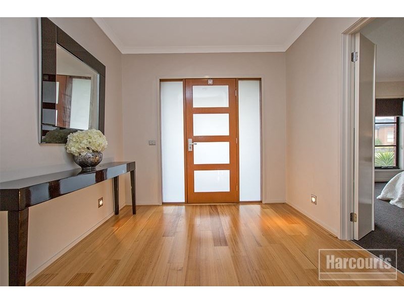 25 Tilden Rise, Cranbourne North VIC 3977