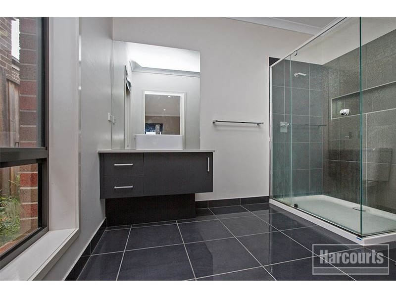 25 Tilden Rise, Cranbourne North VIC 3977