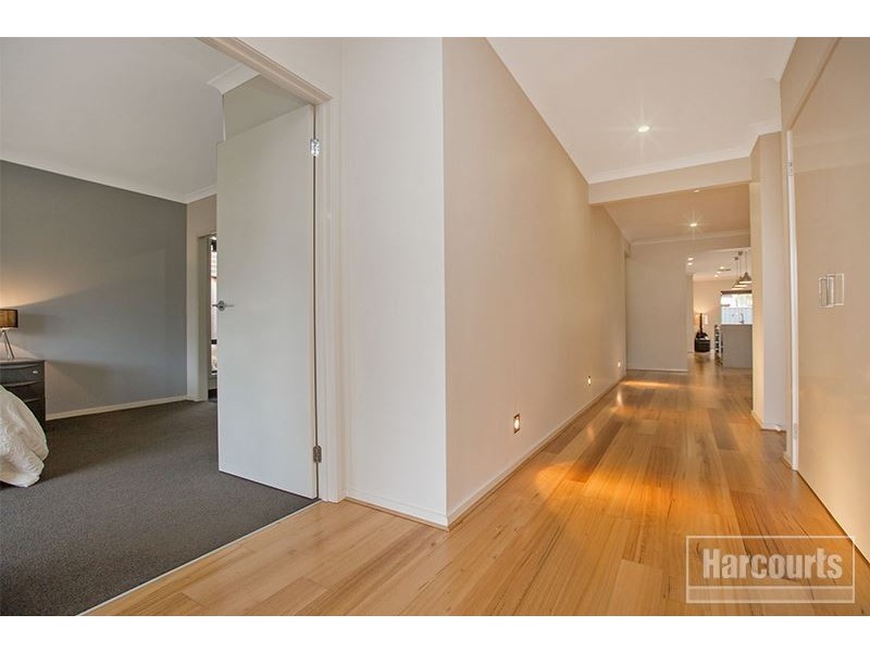 25 Tilden Rise, Cranbourne North VIC 3977