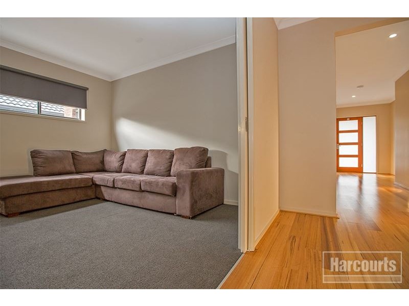 25 Tilden Rise, Cranbourne North VIC 3977