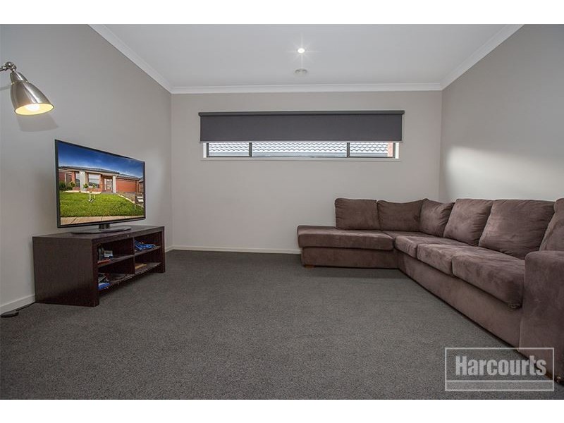 25 Tilden Rise, Cranbourne North VIC 3977