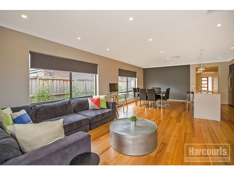 25 Tilden Rise, Cranbourne North VIC 3977