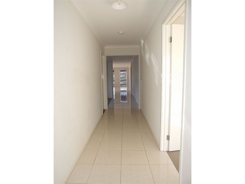 11 Orchard Valley Ave, Pakenham VIC 3810