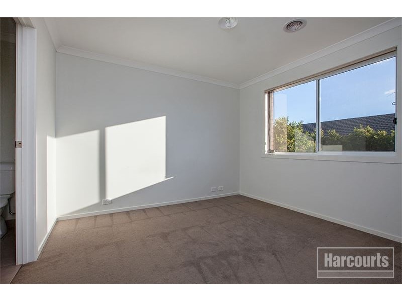 13 Wedgewood Drive, Pakenham VIC 3810