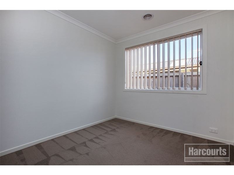 13 Wedgewood Drive, Pakenham VIC 3810