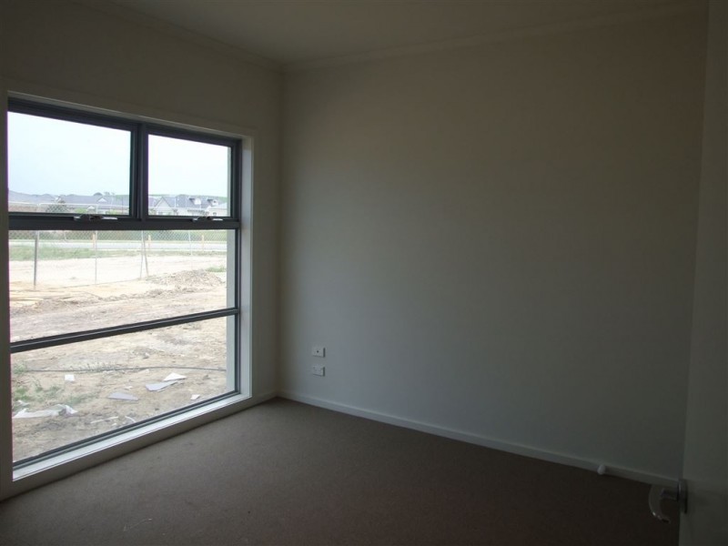 10 Acorn Lane, Pakenham VIC 3810