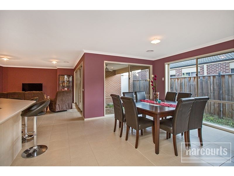 13 Vanessa Circuit, Pakenham VIC 3810