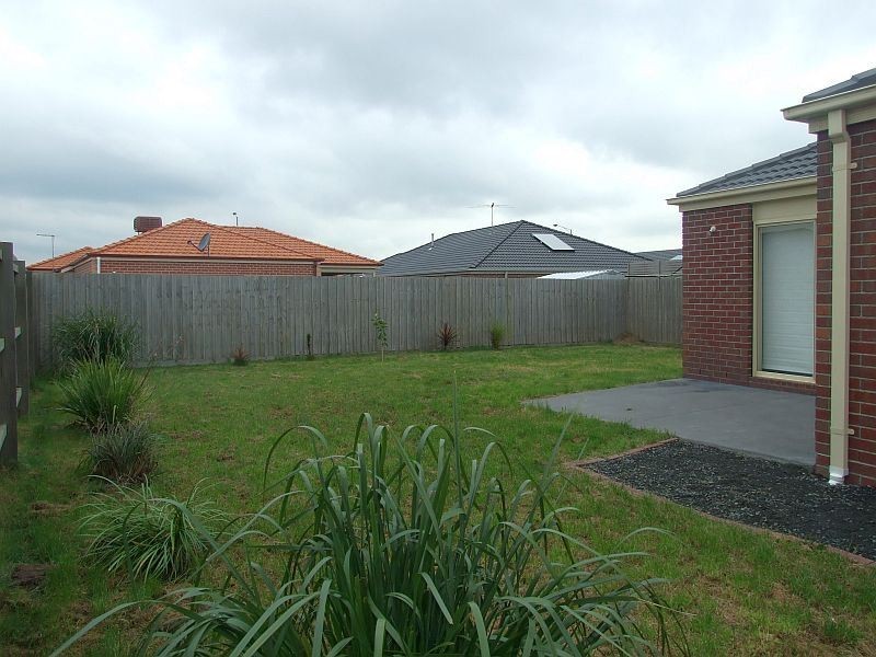 9 Azalea Avenue, Pakenham VIC 3810