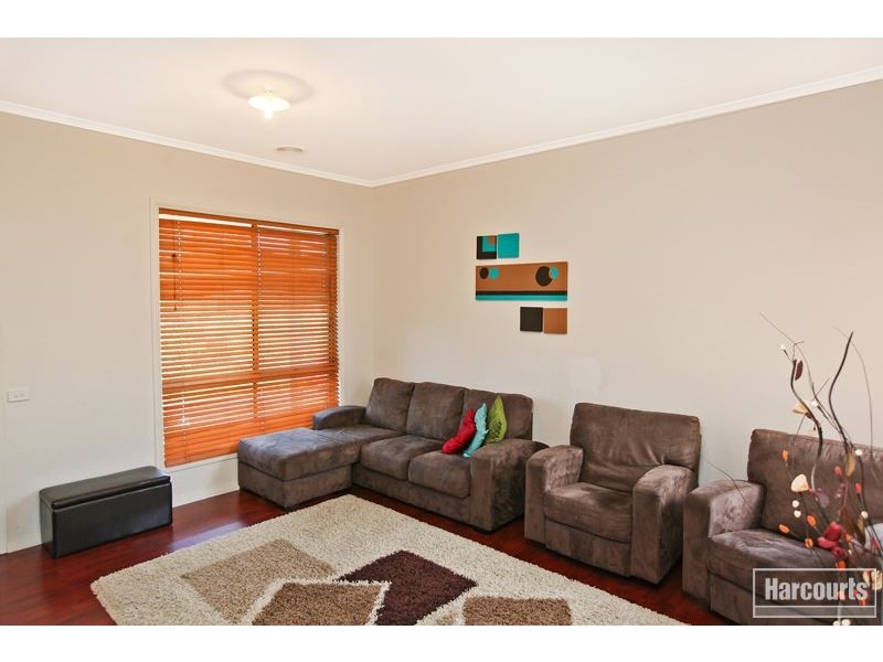 23 Riviera Drive, Pakenham VIC 3810