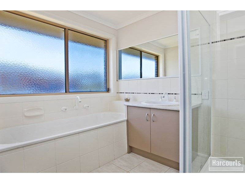 23 Riviera Drive, Pakenham VIC 3810