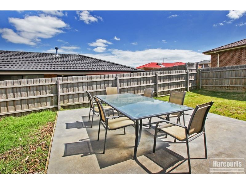 23 Riviera Drive, Pakenham VIC 3810