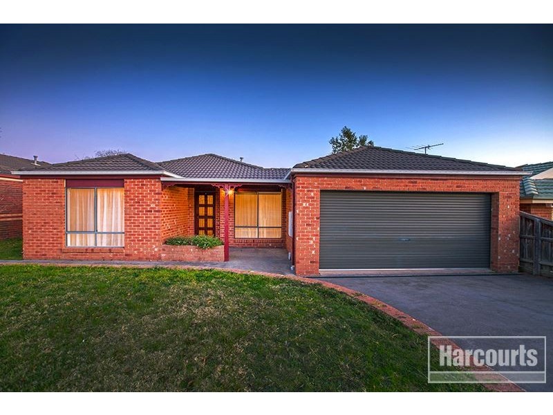 98 Ebony Drive, Pakenham VIC 3810
