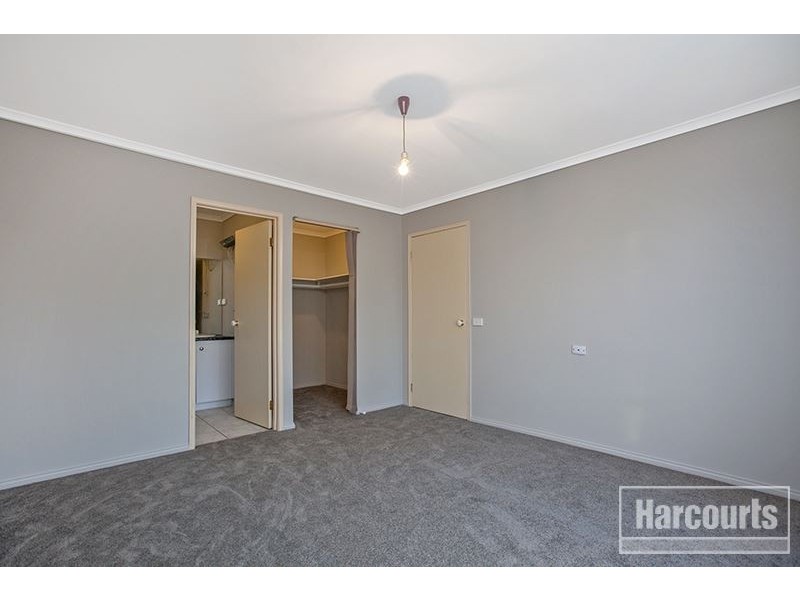 98 Ebony Drive, Pakenham VIC 3810