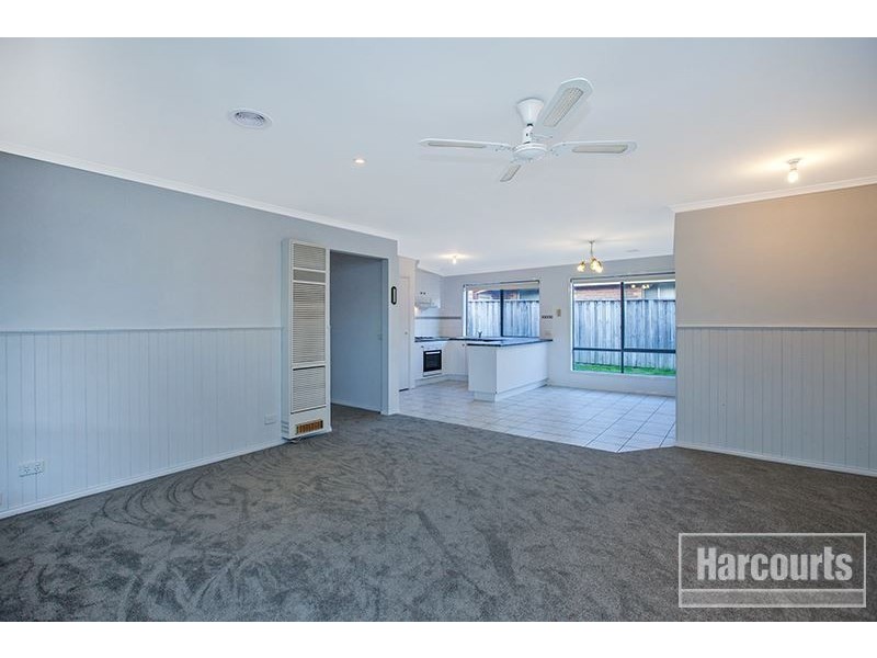 98 Ebony Drive, Pakenham VIC 3810