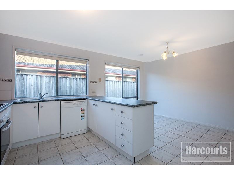 98 Ebony Drive, Pakenham VIC 3810