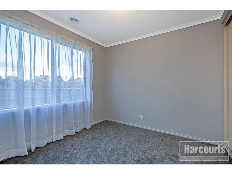 98 Ebony Drive, Pakenham VIC 3810