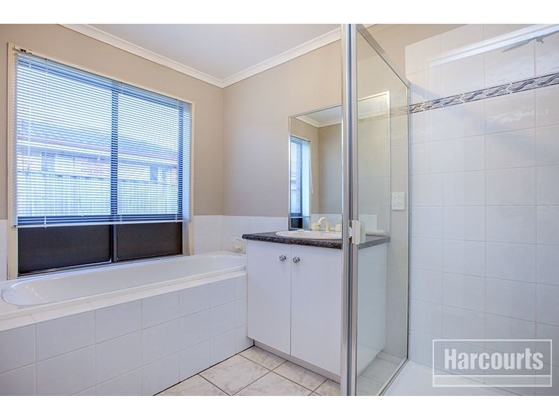 98 Ebony Drive, Pakenham VIC 3810