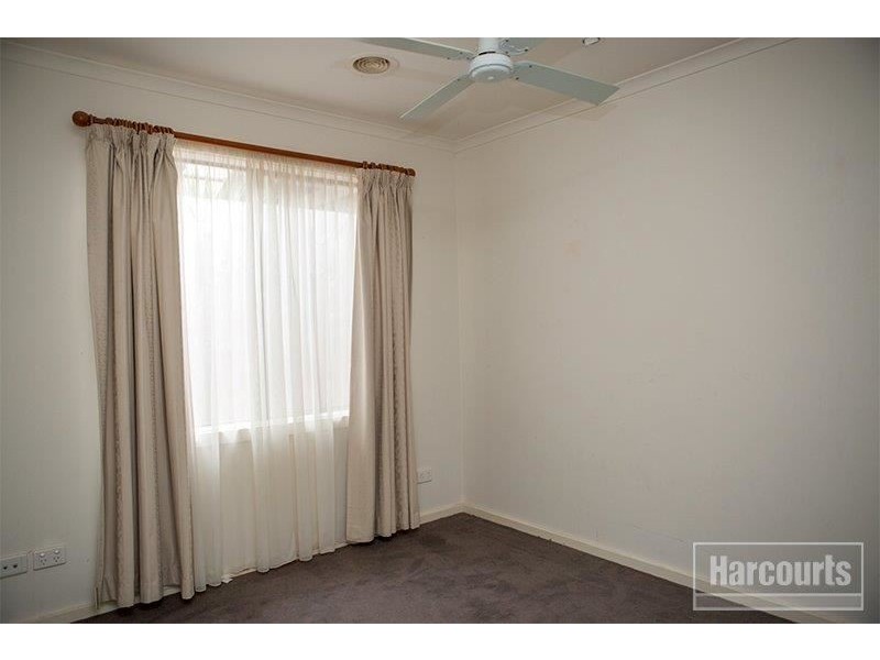 10 Wallangara Drive, Pakenham VIC 3810