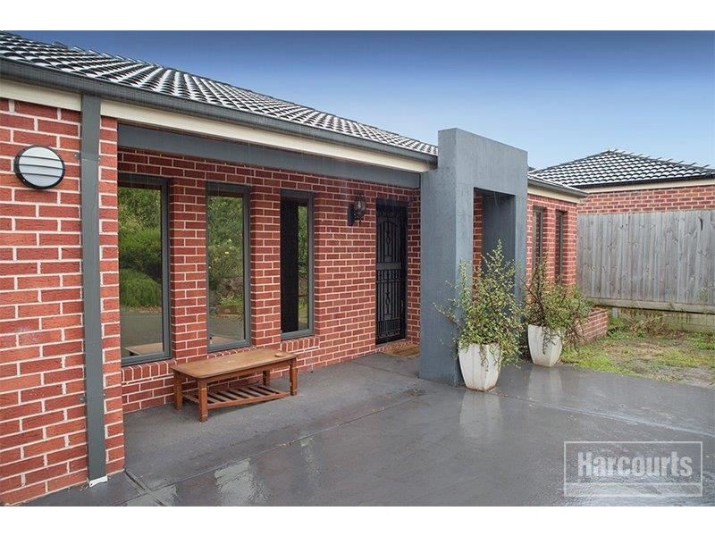 10 Wallangara Drive, Pakenham VIC 3810