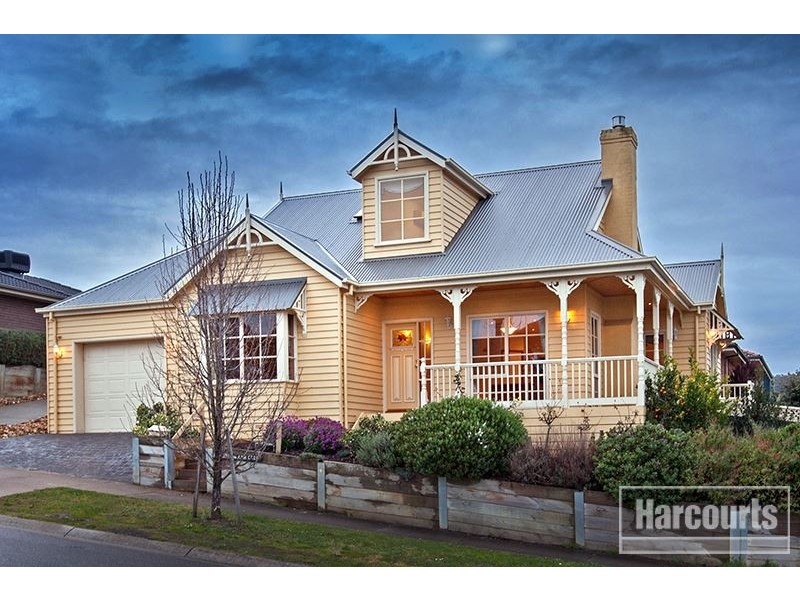 16 Ash Crescent, Pakenham VIC 3810