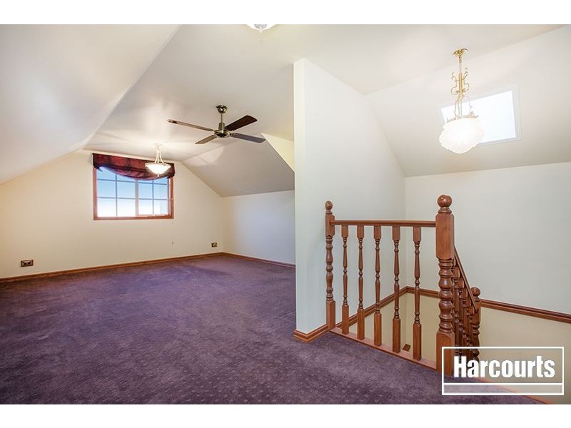 16 Ash Crescent, Pakenham VIC 3810