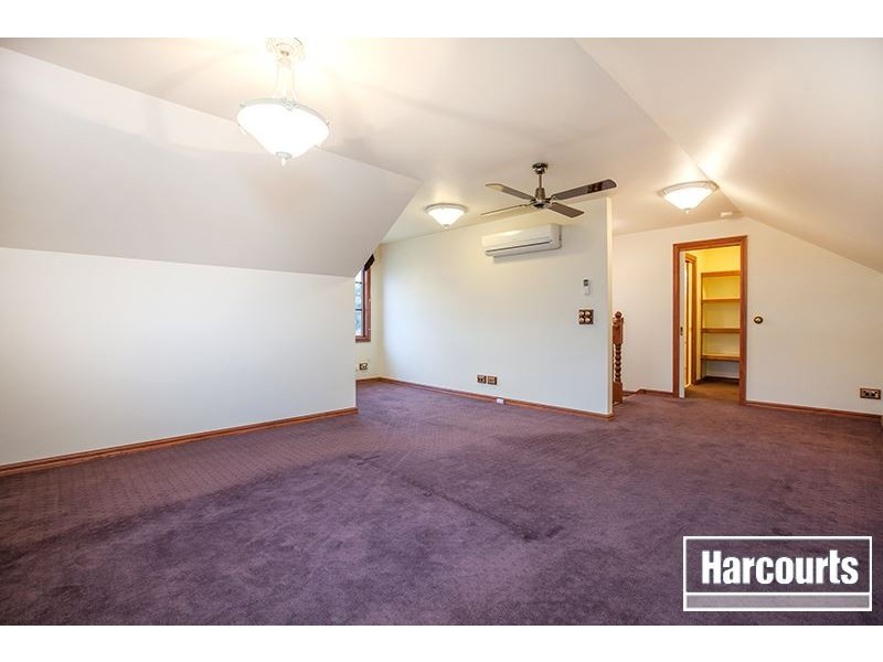 16 Ash Crescent, Pakenham VIC 3810